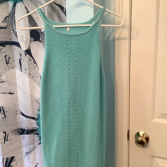 Medium women’s tank - Picture 2 of 3